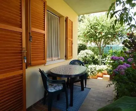 N043 Numana Bilocale Con Giardino シローロ